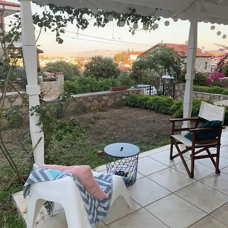 Sleeps 4, Spacious With A Large Garden - Awz 312