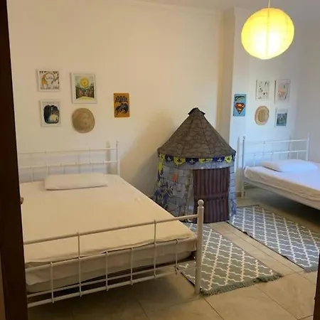 Sleeps 4, Spacious With A Large Garden - Awz 312 *