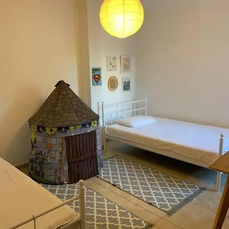 Sleeps 4, Spacious With A Large Garden - Awz 312 * 达特恰