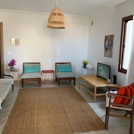 빌라 Sleeps 4, Spacious With A Large Garden - Awz 312 닷차
